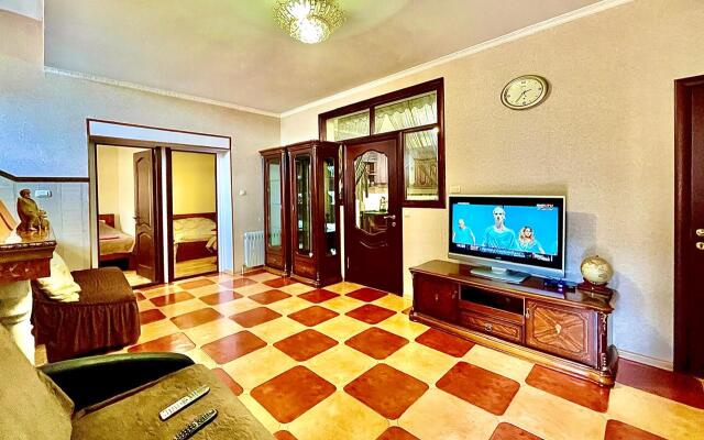 Частный дом в переулке Буачидзе 2