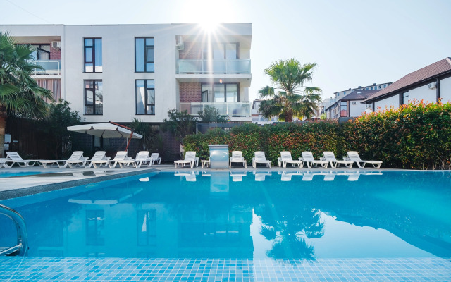 Green Palace 4 S Podogrevaemym Basseynom Krugly God Apartment