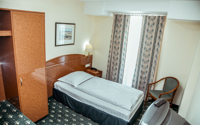 Shodlik Palace Hotel