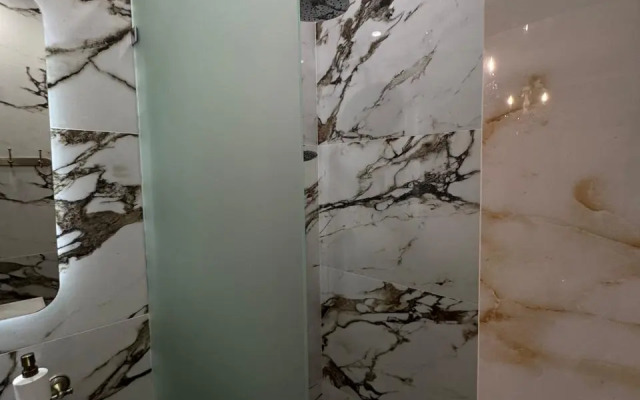 Krasivaya kvartira v tsentre Omska Flat