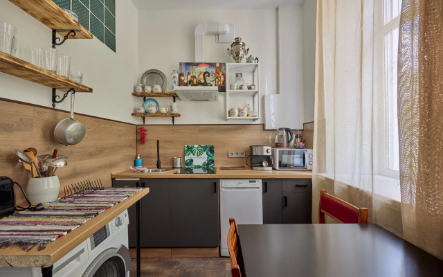 Апартаменты Бульвар 12-местный апартамент Ретро Стиль с Кинотеатром и Sony PS4