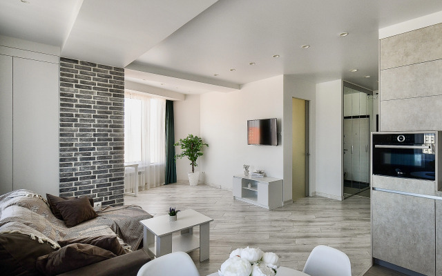 Na Ulitse Tolstogo 40a Flat