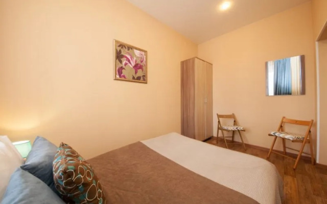 Na Lomonosova 4 Apartments