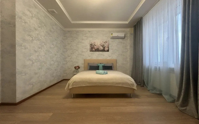 Trekhkomnatnaya S Pryamym Vidom Na More Flat