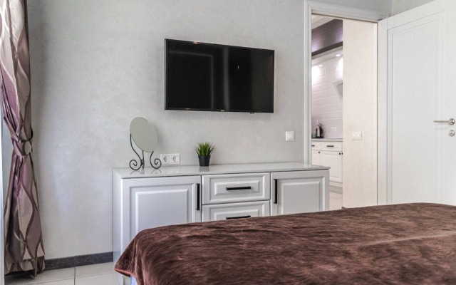 On Demonstratsii Apartments
