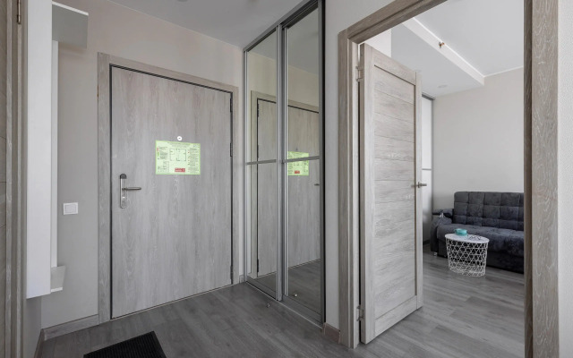 Na Prospekte Vitebskiy 101/1 Apartment