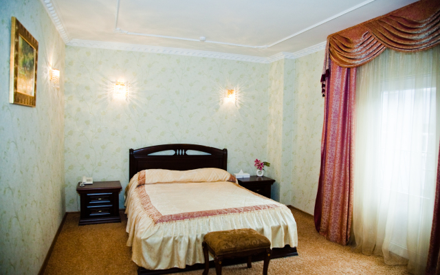 Renessans Hotel