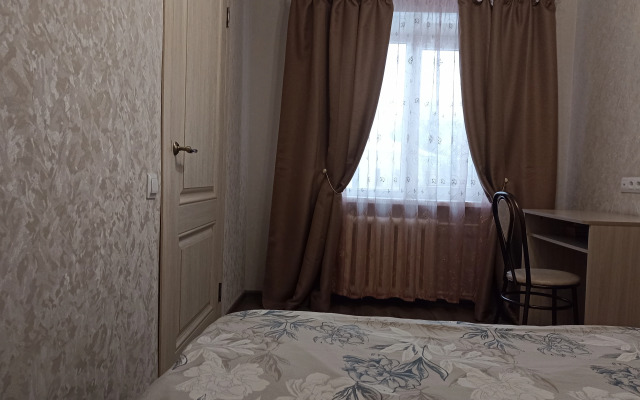 V Tsentre U Pogankinykh  I Menshikovykh Palat Flat