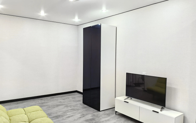 Квартира c Новым Ремонтом на Хлобыстова