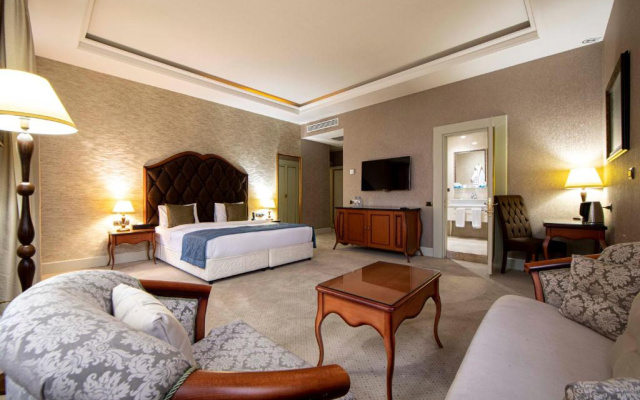 Отель Sapphire Inn
