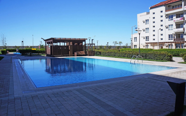 S Vidom Na More - Navy Flat