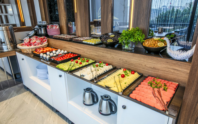 Отель Hilltown Airport