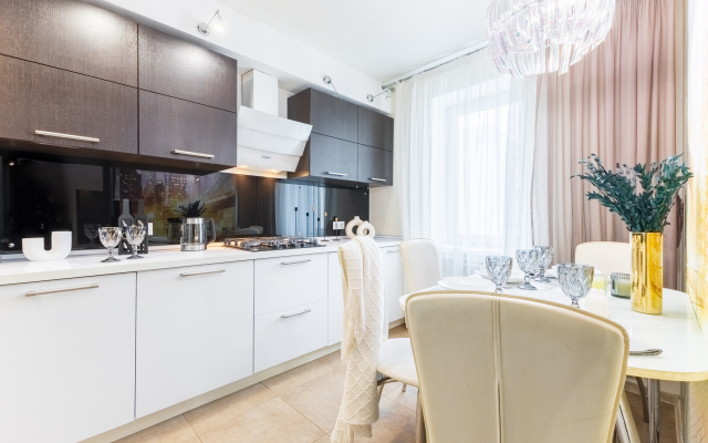 Апартаменты трехкомнатные на Меридианной