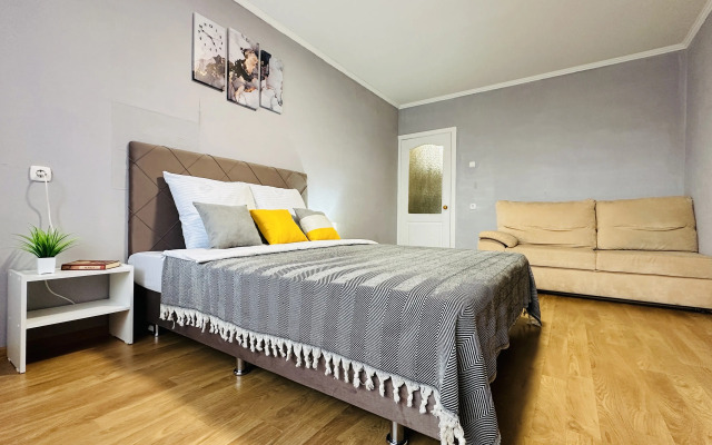 Uyutnaya Odnokomnatnaya Nedaleko Ot Trk Planeta Flat