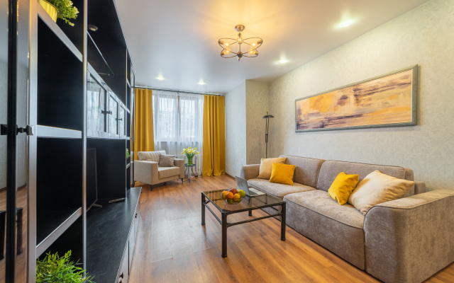 Gagarin S Vidom Na More Flat