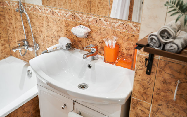 Dlya 4kh S Parkovkoy Vo Dvore Apartments