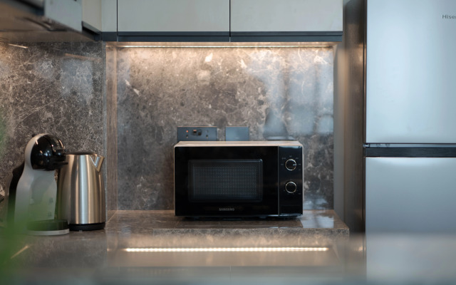 Апартаменты KeyRock Golf Gate | Stylish Retreat + Pool & Gym