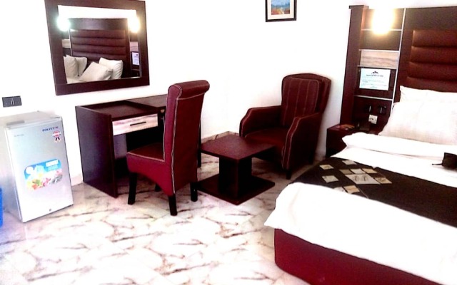 Отель Larema International Hotels & Suites Asaba