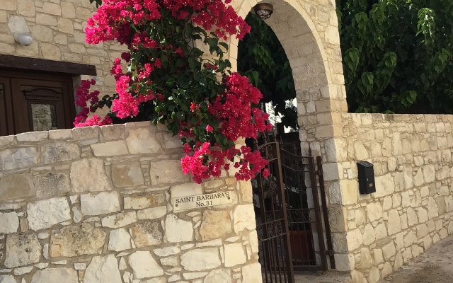 Salamiou Stone House Villa