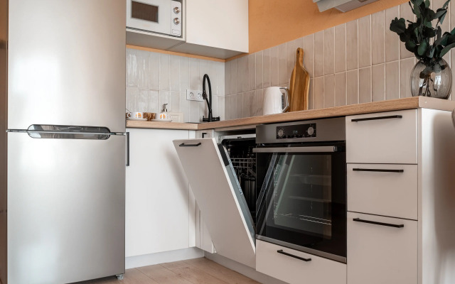 S Balkonom I Vidom Na Gory Flat