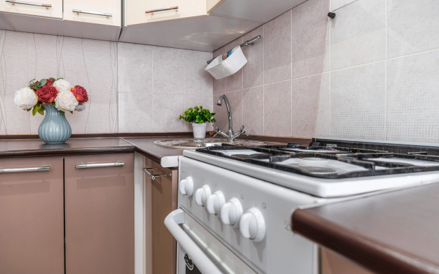 Апартаменты Двухкомнатные по Авиаторов 7