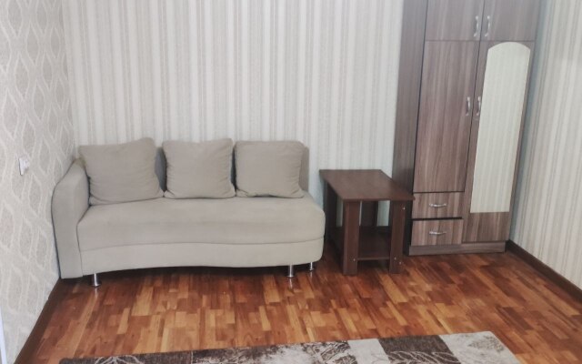 Uyutnaya Kvartira Dlya 2kh Person Akhunbaeva - Mira Apartment