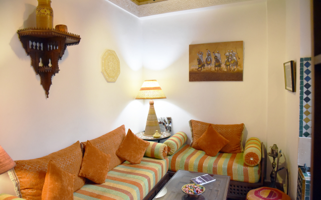 Hotel Darzouhour Apartments