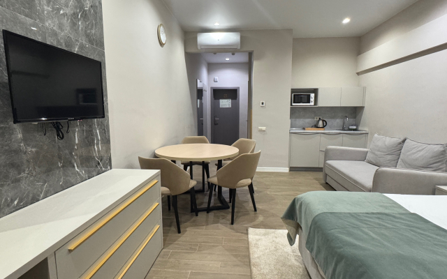 Апартаменты в Отеле Mirror Family на Кирова 95