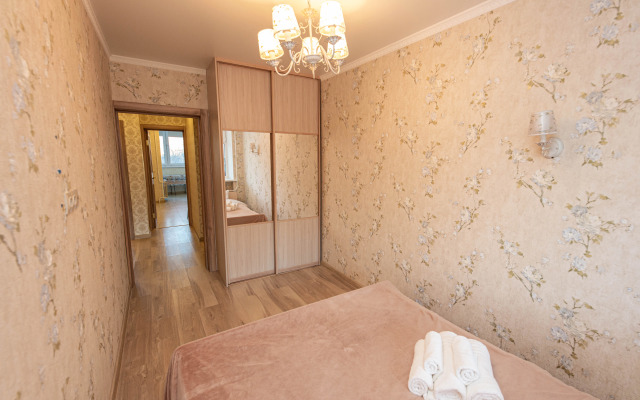 Квартира 3 комнатная квартира улица Республики,92