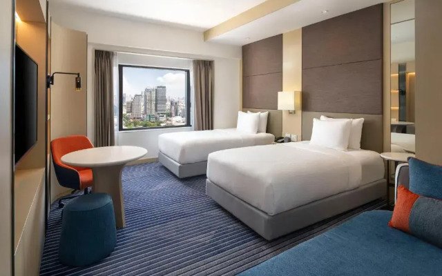 Отель Crowne Plaza Bangkok Lumpini Park by IHG