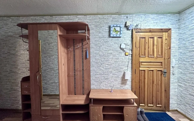 Квартира Дом 89 2комн в Мирном 2/4