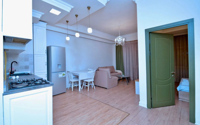 Perte House On Verin Antarain 131 Street Apartments