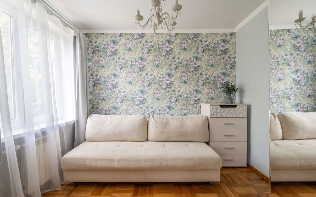 Trekhkomnatnaya Flat