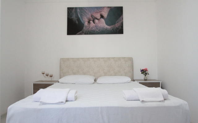 Hillside Apart House Apartment Hotel