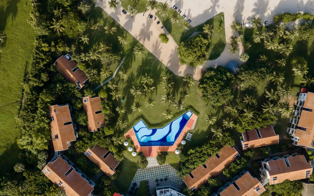 Отель The Calm Resort & Spa