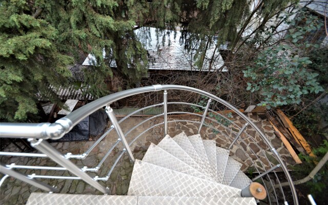 Status na Kirova 10 v Yalte Apartment