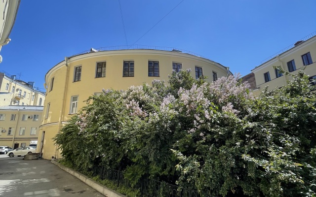 Loft F92 Na Naberezhnoy Reki Fontanki Flat