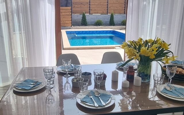N2 Chetyre Sezona Guest house