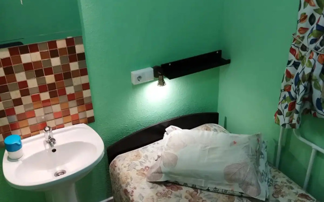 V Tapochkah Hostel
