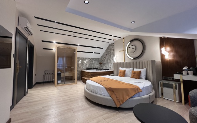 Hotel Elysian Airport