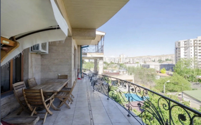 Luxury Villa in Yerevan, Villa