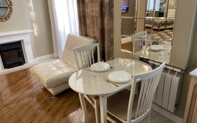 V Tsentre Pyataya Avenyu Apartments