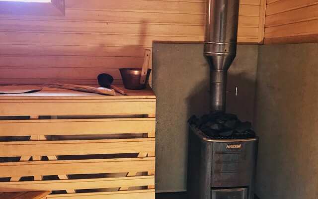 Дом с баней и камином