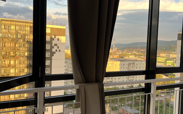 Uyutnaya Studiya Flat Na Sverdlovskoy