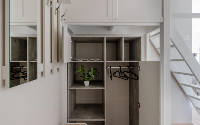 Dvuhurovnevaya S Parkovkoj V Tsentre Flat