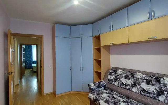 Квартира Трехкомнатная на Фабричной 1