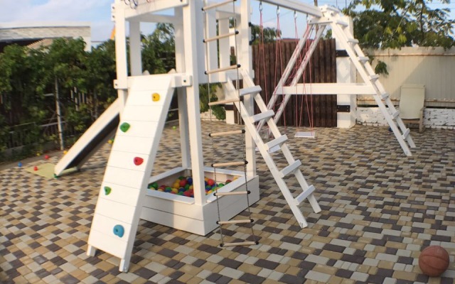 Meri-Tel Guest House