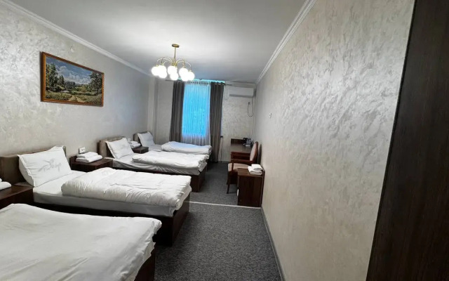 Qorasuv Hotel