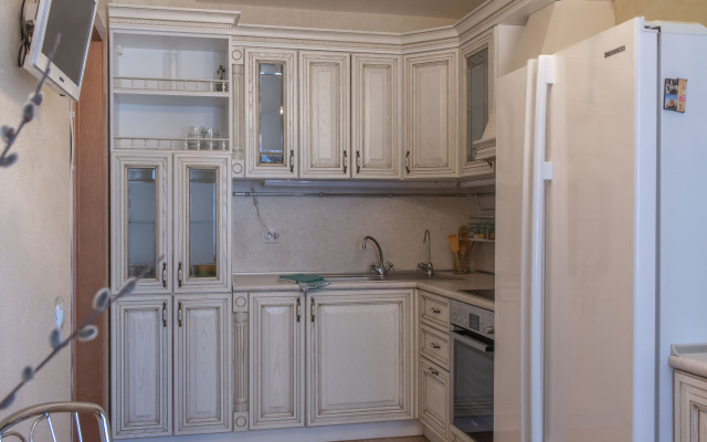 2-Kh Komnatnaya  V Tikhom Tsentre  Flat