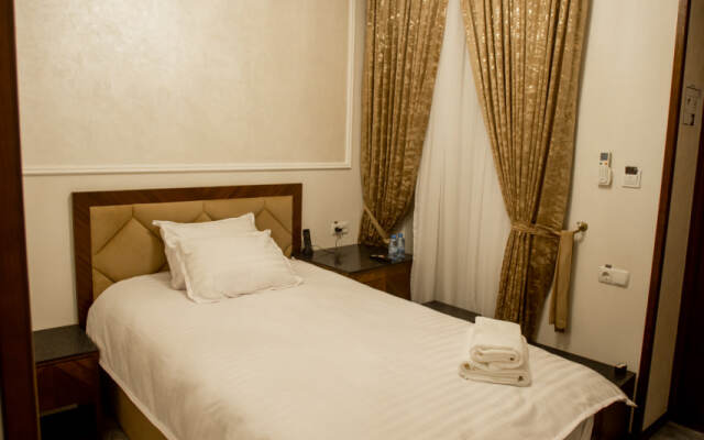 Отель Sandhill Hotel&Resto